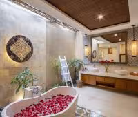 Villa Inara, Salle de bain principale